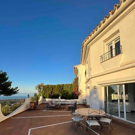 בית נופש Beautiful Townhouse מארבלה